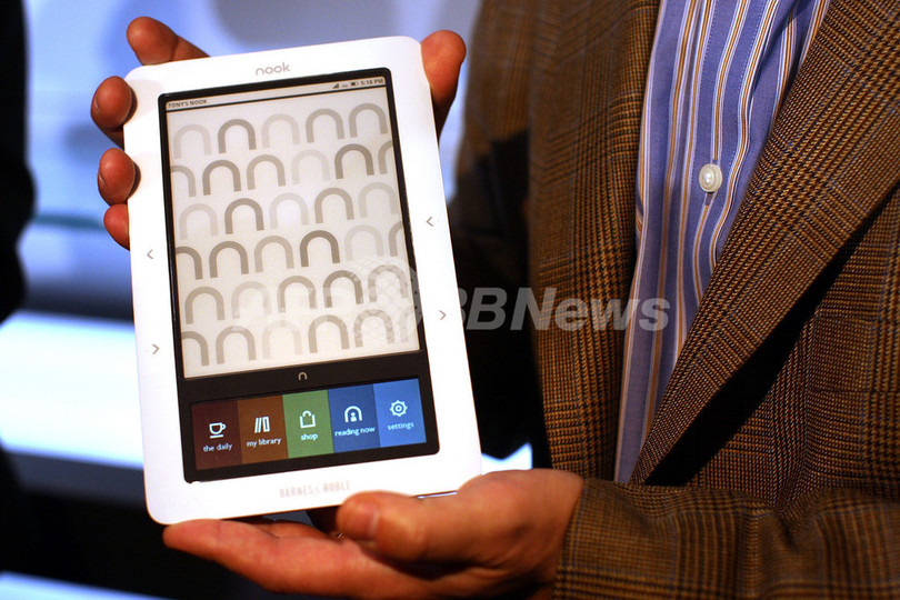 キンドルなどの電子書籍端末、相次いで値下げ iPadに対抗 キンドルなどの電子書籍端末、相次いで値下げ iPadに対抗