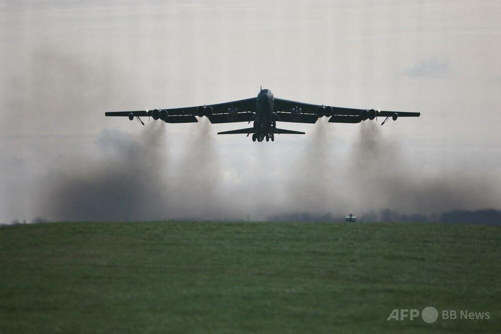 米軍B52爆撃機がカリフォルニア州で墜落、乗員8人死亡