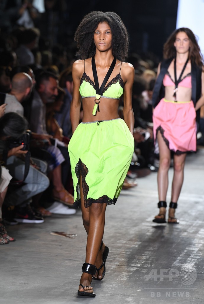 「アレキサンダー ワン」17年春夏