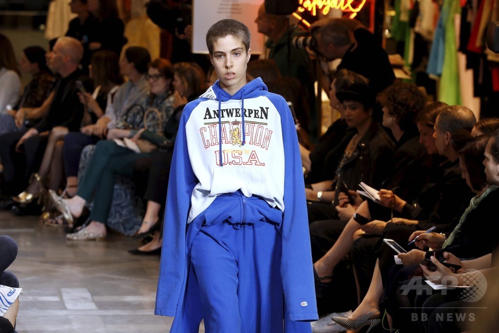 「ヴェトモン」17年春夏コレクション