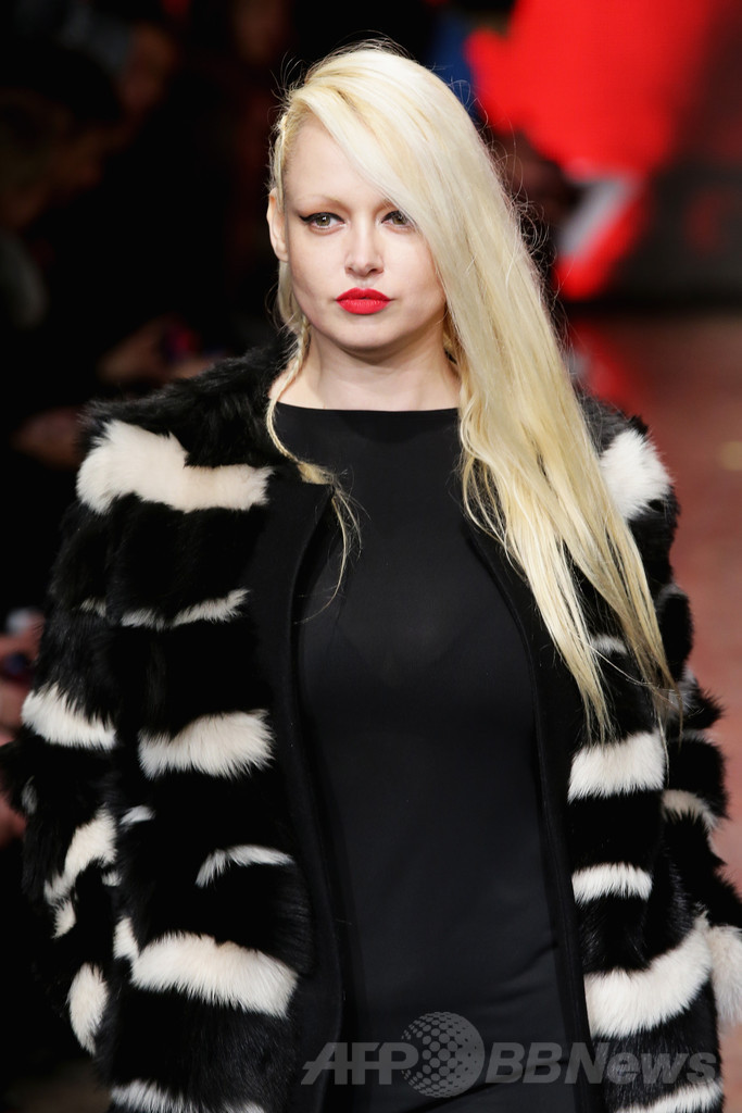 ＜14/15年秋冬NYコレクション＞DKNY