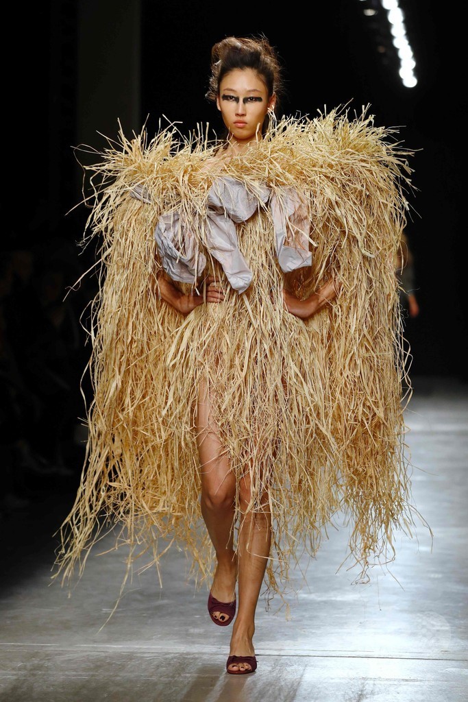 「アンドレアス・クロンターラー フォー ヴィヴィアン・ウエストウッド」17年春夏