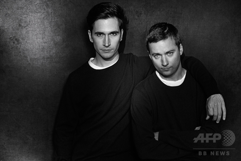 「プロエンザ スクーラー」、初のフレグランス発売に向けロレアルと契約