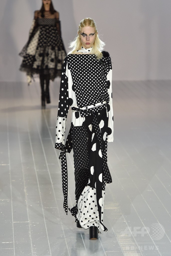 「マーク ジェイコブス」16/17年秋冬コレクション