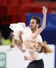 フィギュアスケート欧州選手権、アイスダンス・フリーダンス。演技に臨むガブリエラ・パパダキス/ギヨーム・シゼロン組（2015年1月29日撮影）。(c)AFP/JONATHAN NACKSTRAND