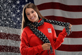 米テレビ局%%NBC%%と米国五輪委員会（%%US Olympic Committee%%、%%USOC%%）が12日、ロサンゼルス（Los Angeles）のスマッシュボックス・スタジオ（Smashbox Studios）でプロモーション用の写真撮影を行い、米国のフィギュアスケート選手などが参加した。写真はカメラに向けてポーズをとるアリッサ・シズニー（%%Alissa Czisny%%）。（2009年5月12日撮影）(c)AFP/Getty Images/Harry How