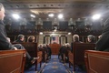 米首都ワシントンの連邦議会の合同会議で初の演説を行うドナルド・トランプ米大統領（2017年2月28日撮影）。(c)AFP/JIM LO SCALZO