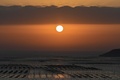 中国福建省・霞浦県で見られた朝日（2019年12月13日撮影）。(c)HECTOR RETAMAL / AFP