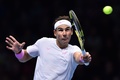 男子テニス、ATPワールドツアー・ファイナルズ6日目。リターンを打つラファエル・ナダル（2019年11月15日撮影）。(c)Glyn KIRK / AFP