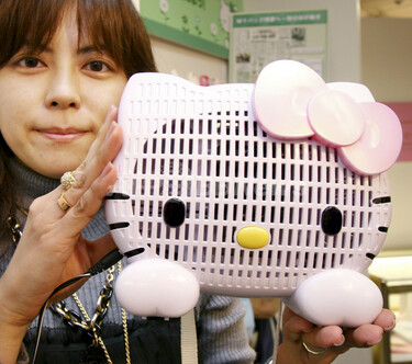 サンリオ、今度は「ハローキティ」空気清浄機 - 東京 写真2枚