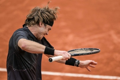 ルブレフが3回戦敗退 怒り爆発させ自滅 全仏OP