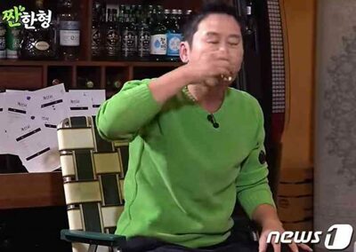 ユーチューブ“大酒飲み放送”に有害性はないのか…韓国政府がガイドライン