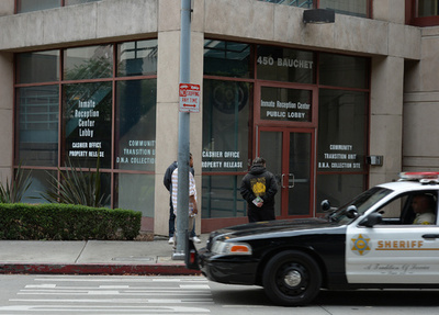 米LAで車乗っ取り事件、保安官代理が無関係の黒人男性を射殺