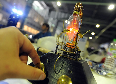 アイデア続々？IT愛好家の泊まり込みイベント「キャンパスパーティー」