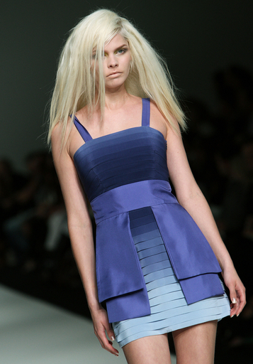 ＜08/09年春夏ローズマウント・ファッションウィーク＞ニコラ・フィネッティ、新作を発表