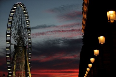 【今日の1枚】たそがれ時の観覧車 フランス
