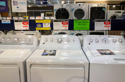 新たな宣伝文句は「関税前セール」 米小売り、駆け込み需要喚起