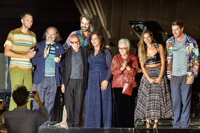 「ミッソーニ」19年春夏コレクション発表