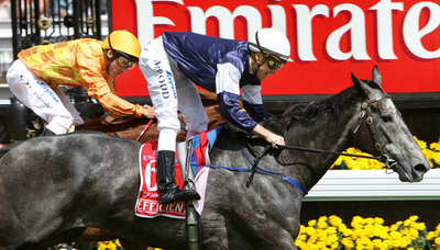 エフィシェント　1／2馬差でメルボルンカップ優勝