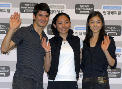 「スーパースター・オン・アイス2007」の開幕を控え安藤美姫らが会見に登場