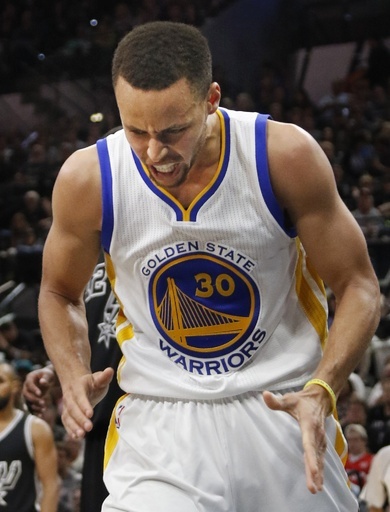 カリーが右膝負傷で25日にMRI検査へ ウォリアーズは突破に王手