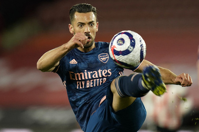 刺されたパブロ・マリが退院、アーセナル選手は試合でユニ掲げる