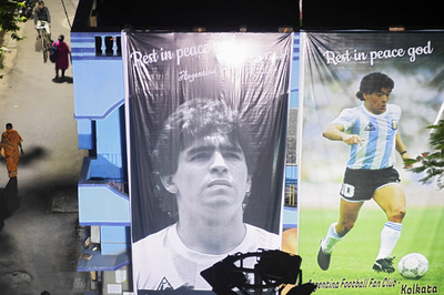 マラドーナ氏死去、主治医ら7人に殺人容疑 司法筋明かす