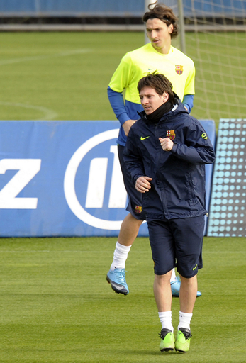 「エル・クラシコ」を控えバルセロナのメッシとイブラヒモビッチが練習復帰