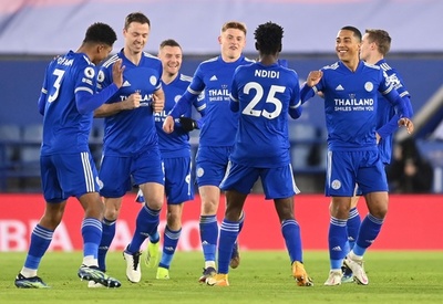 レスターが暫定首位浮上 不振のチェルシーに完勝