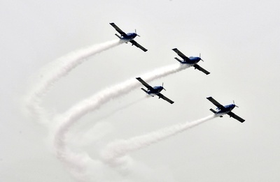 迫力のアクロバット飛行も！ 2019四川国際航空展が開幕