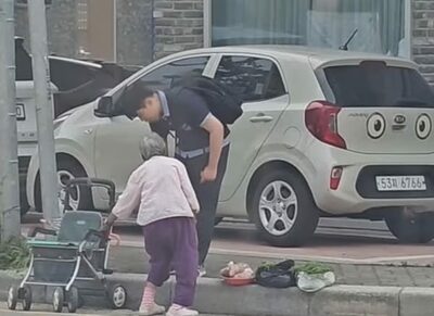 炎天下の露店・高齢女性に手を差し伸べた中学2年生…韓国のSNSに拡散された「感謝」のエピソード