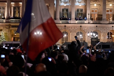 仏代表、コンコルド広場登場は大統領の発案 連盟明かす