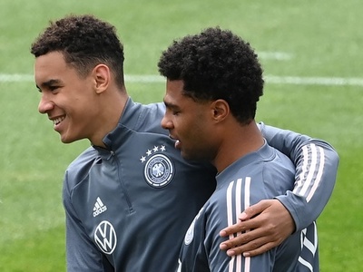 バイエルン、未接種4人を新たに隔離 減給報道も