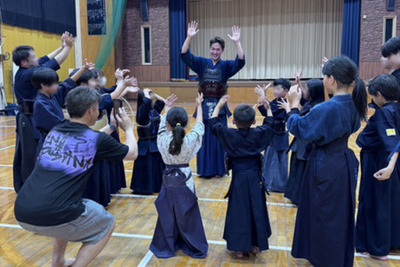 久留米工業大学の師弟２名が日本とモンゴルのコーチ・選手としてアジア・オセアニア剣道選手権で勝利に貢献