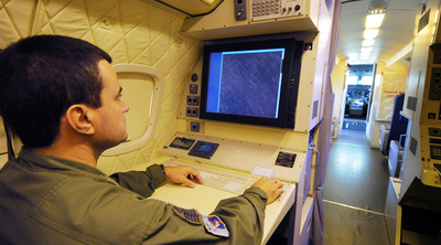 エールフランス機事故、捜索態勢を強化 原子力潜水艦を投入