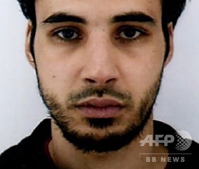 「神は偉大なり」叫び銃撃 仏Xマス市襲撃、容疑者の捜索続く