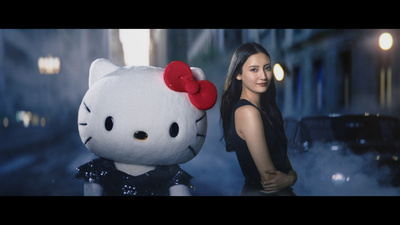 「コフレドール」10周年、ハローキティと菜々緒が異色コラボ