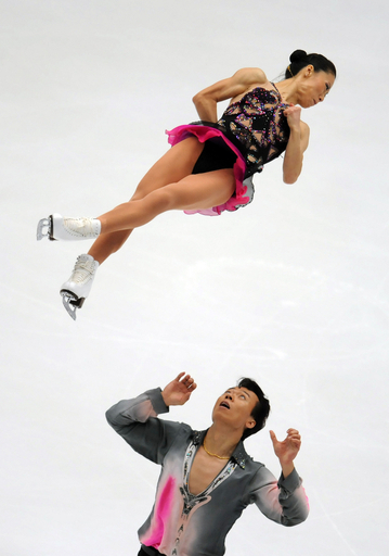 申雪／趙宏博組がペアSP首位、フィギュアGP第3戦