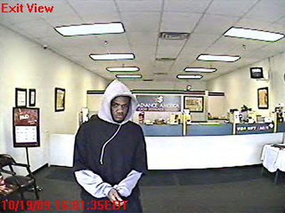 米強盗犯、犯行途中に店員と祈りささげる