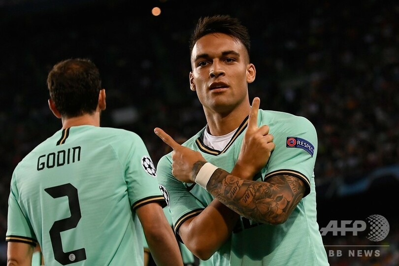 バルサがインテルに逆転勝ち、序盤に失点もスアレスが2ゴール 欧州CL