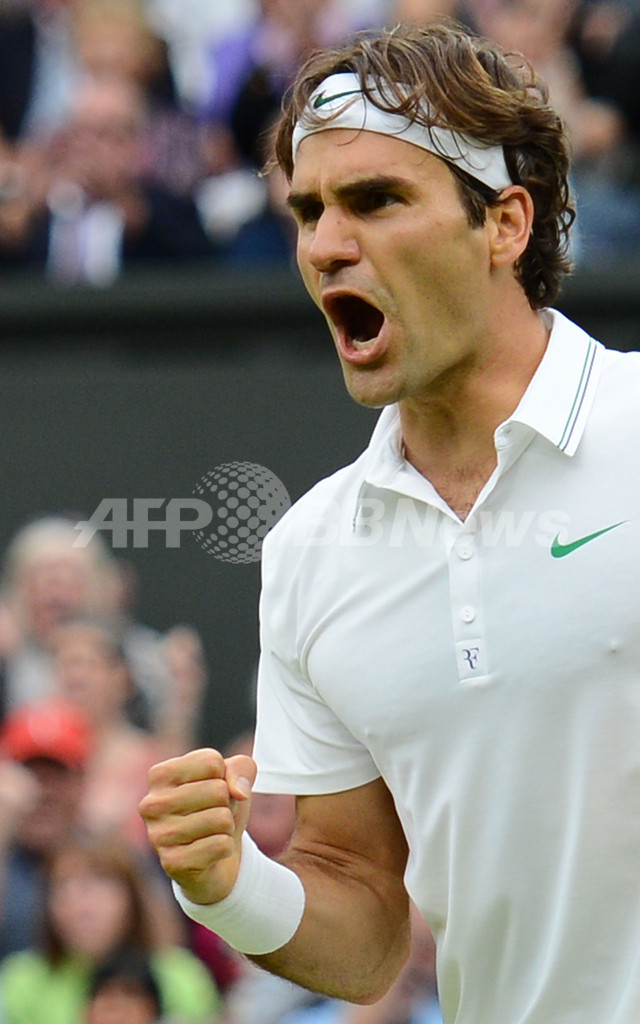 フェデラーがジョコビッチを破り決勝進出、ウィンブルドン選手権
