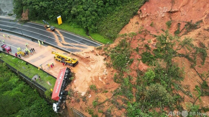 土砂がハイウエー直撃 2人死亡、数十人不明 ブラジル