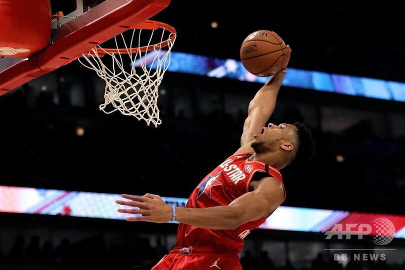 白熱のオールスターはチームレブロンに軍配、「コービーMVP賞」はレナード