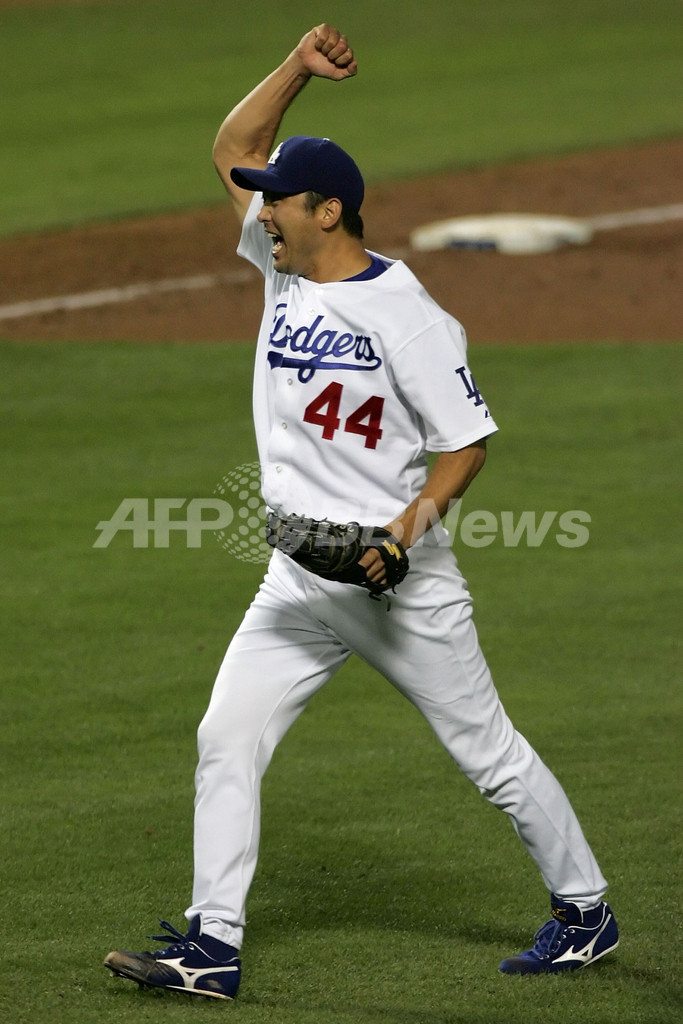 斉藤隆 1回を無失点で今季27セーブ目