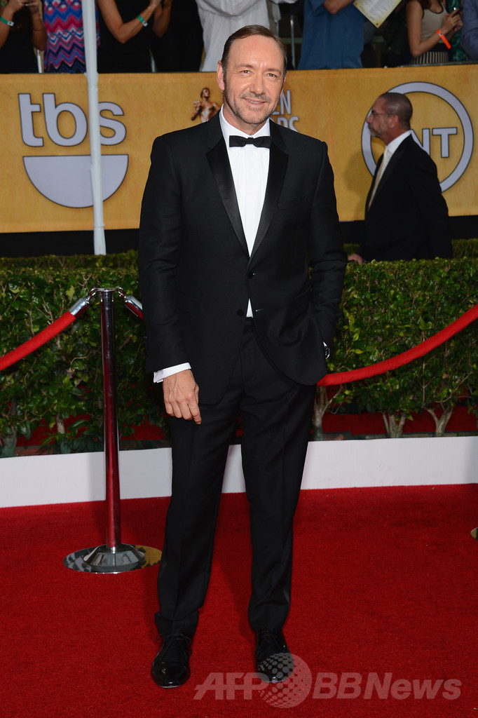 映画俳優組合賞の華やかレッドカーペット