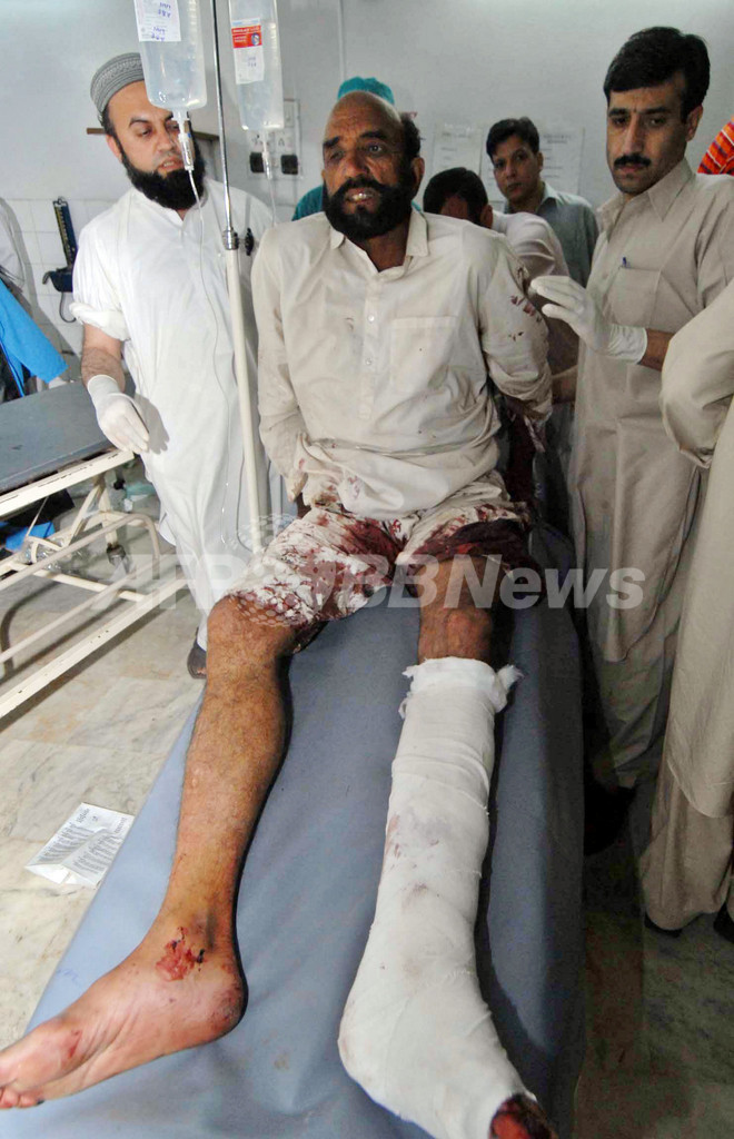 パキスタン、反タリバン部族の集会で自爆テロ 32人死亡