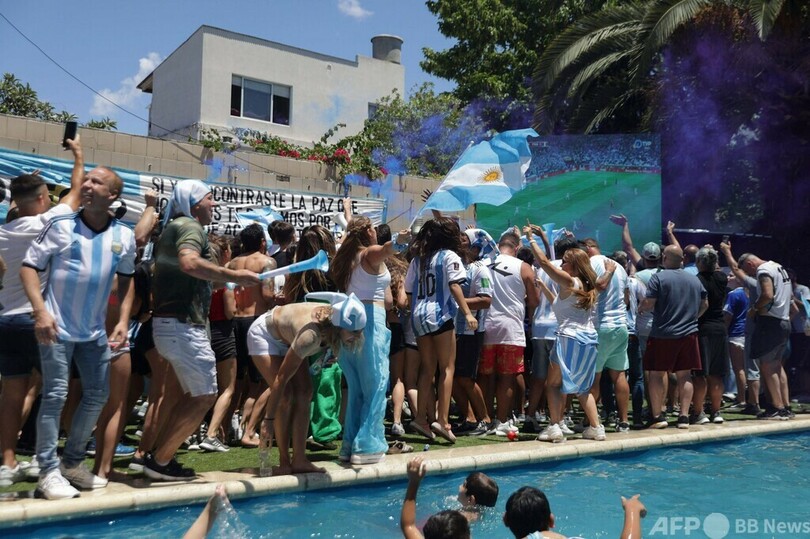 アルゼンチン首都はお祭り騒ぎ W杯劇的優勝に歓喜