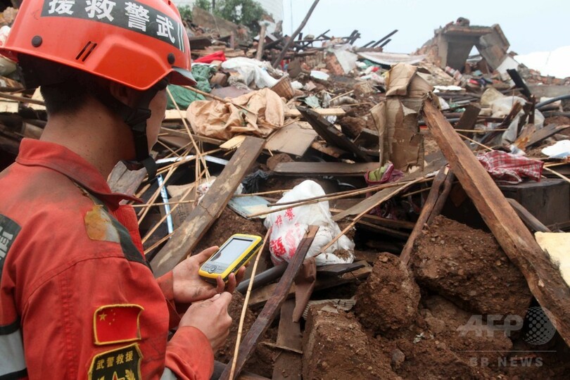 中国雲南省の地震、死者約400人 家屋倒壊8万棟
