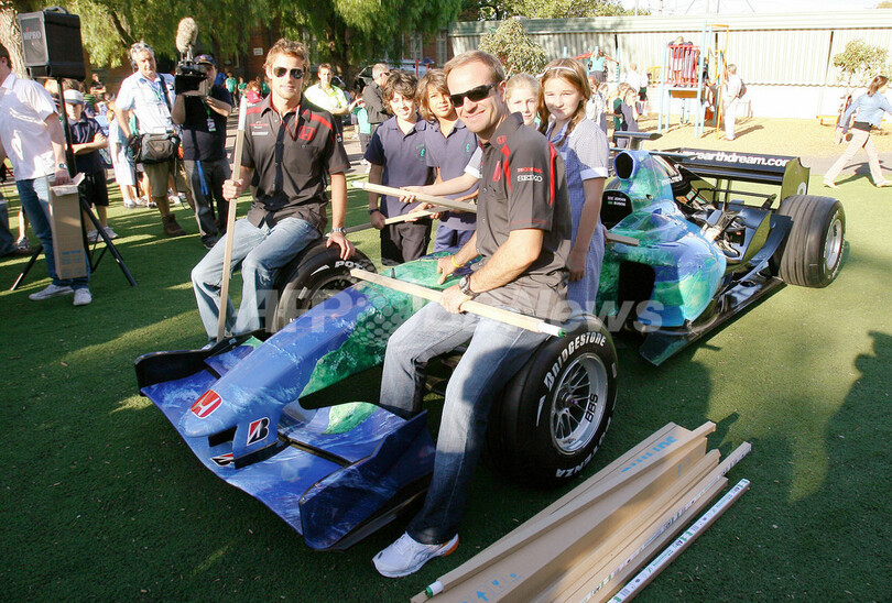 ＜07 F1・第1戦 オーストラリアGP＞ホンダのニューマシンが学校に現れる - オーストラリア