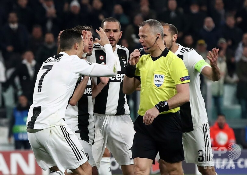 ロナウドがハットでかつてのライバル粉砕、ユーベが逆転で欧州CL8強